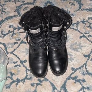 Beautiful Black Faux Fur Trimmed LeatherTimberlands